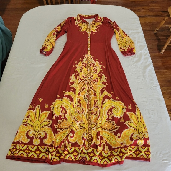 Elegant Red and Gold Women's Dress Size XL Button Up Down Graphic Print Collar - Picture 10 of 16